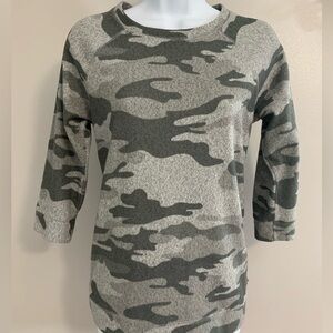 Tribal Gray Camouflage Print 3/4 Sleeve Top